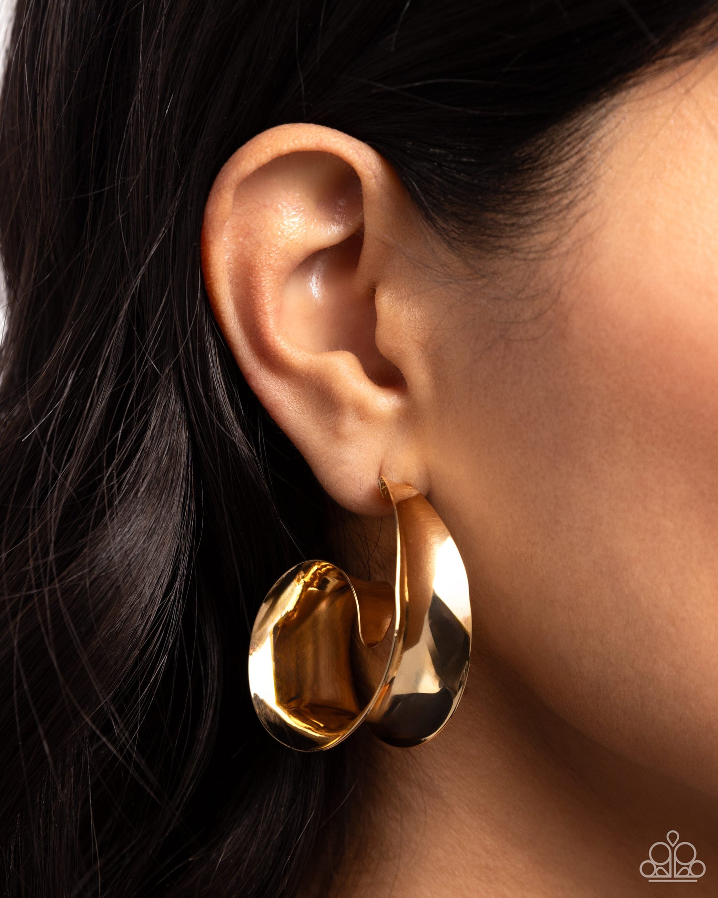Paparazzi Accessories: Curly Cadence - Gold Earring