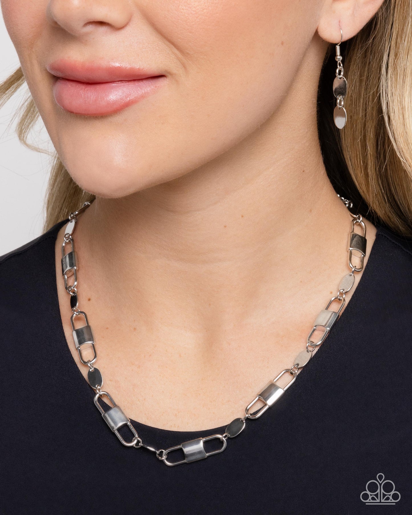 Paparazzi Accessories: Seamless Sunset - Silver Necklace