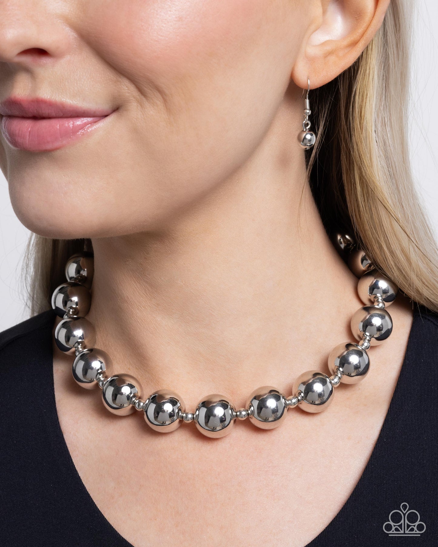 Paparazzi Accessories: Flattery Will Get You Everywhere - Silver Necklace
