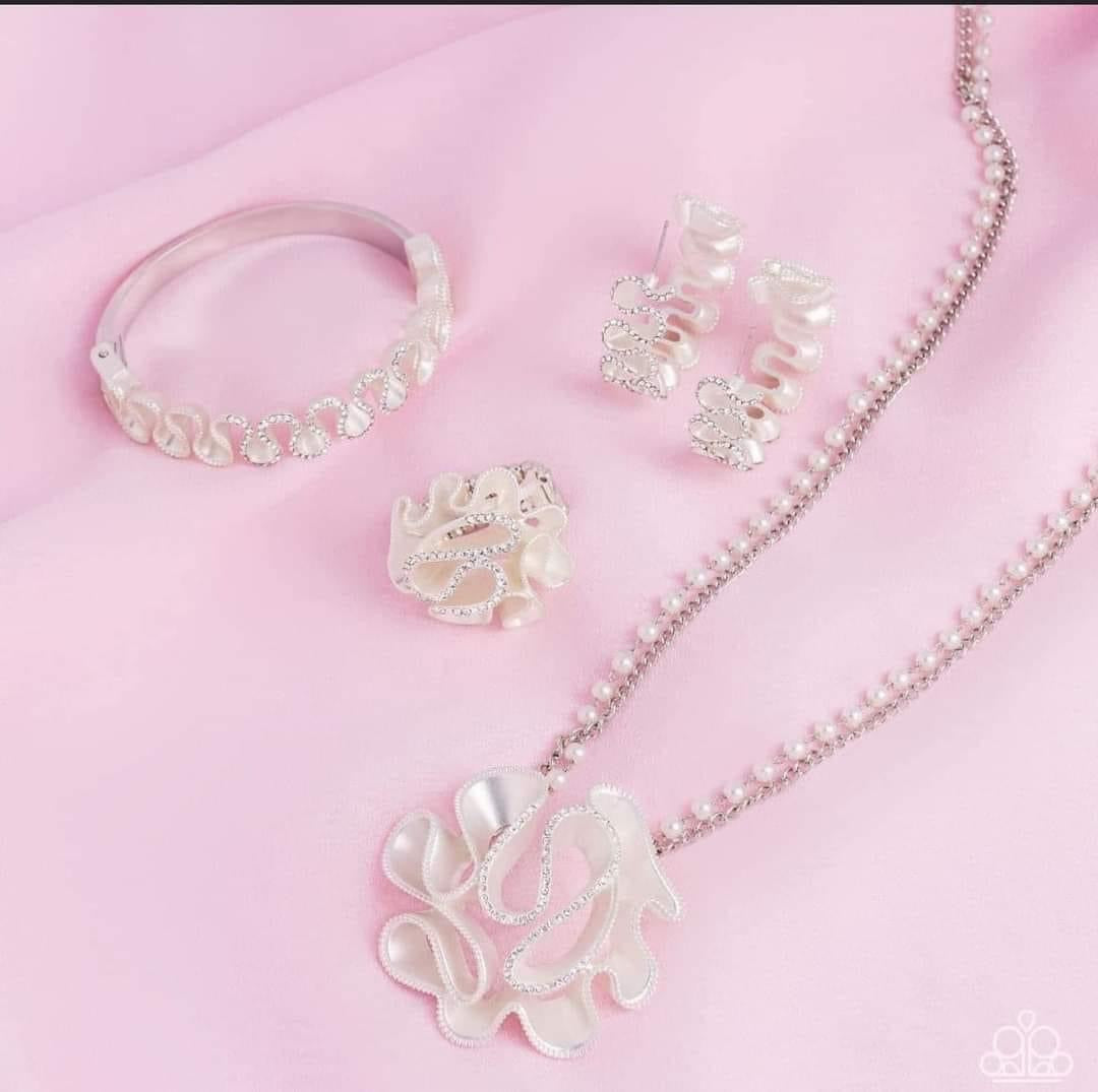 Paparazzi Accessories: Fiercely 5th Avenue Complete Set