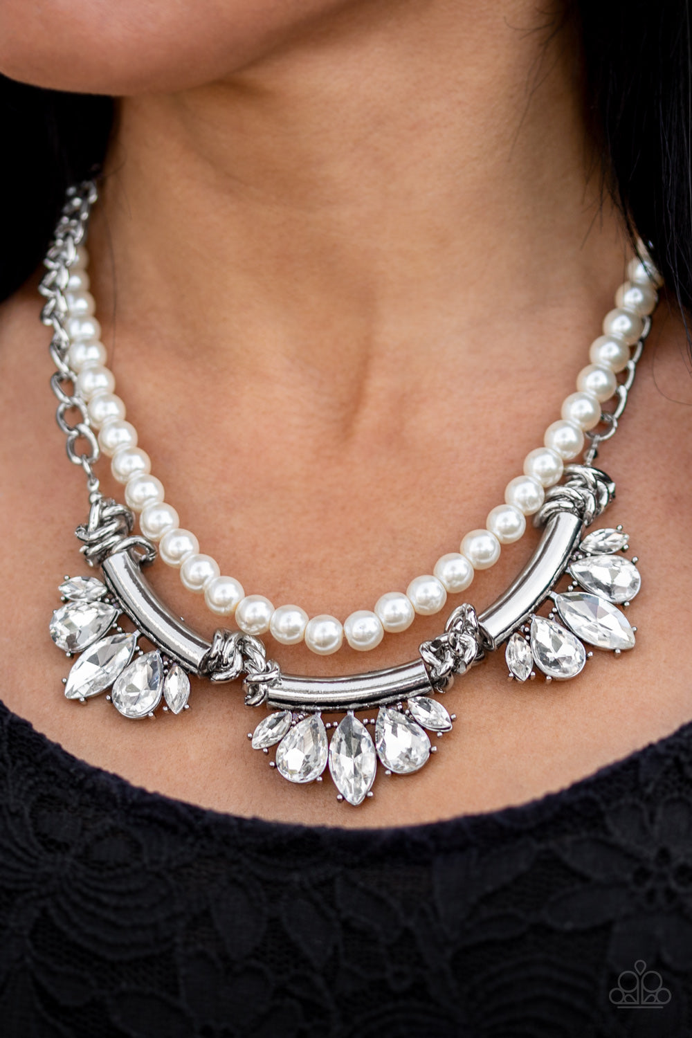 Paparazzi Accessories: Bow Before The Queen - White Necklace