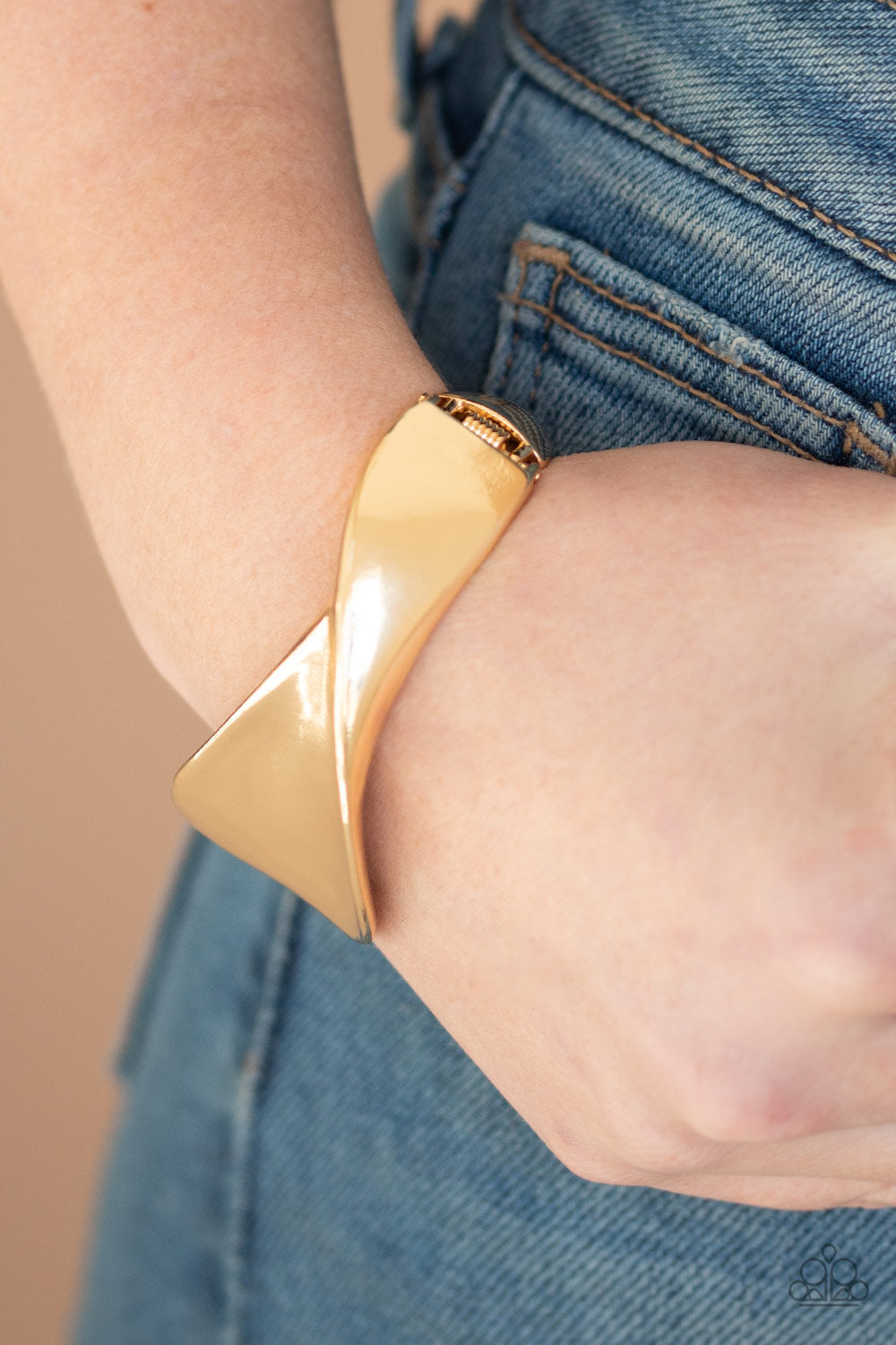 Paparazzi Accessories: Retro Reflections - Gold Bracelet