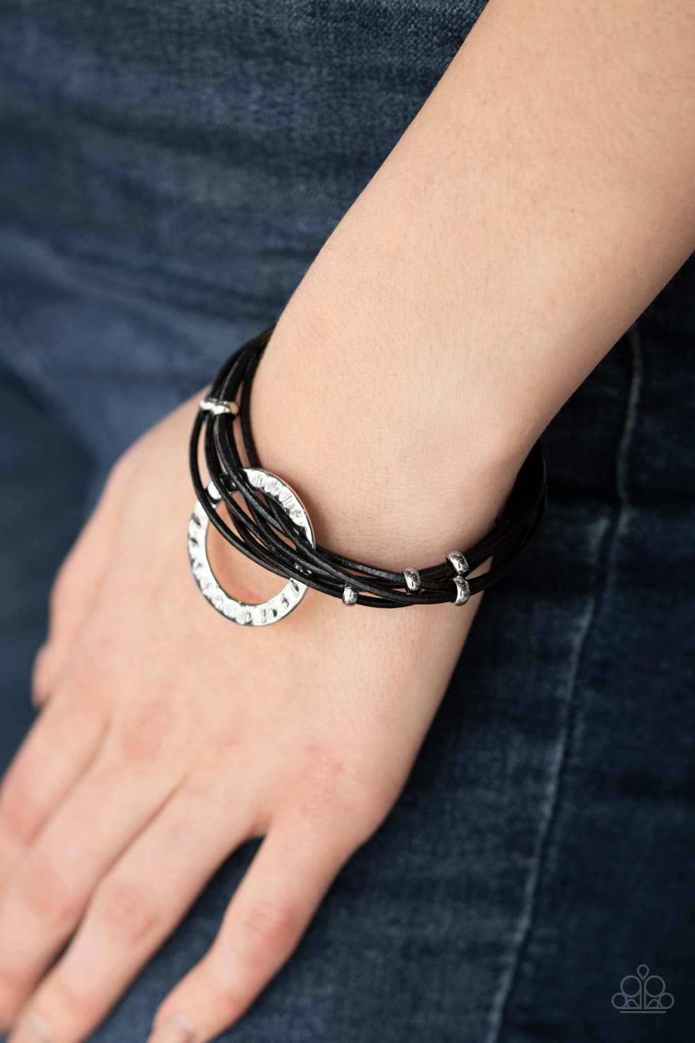 Paparazzi Accessories: Magnetic Muse - Black Bracelet