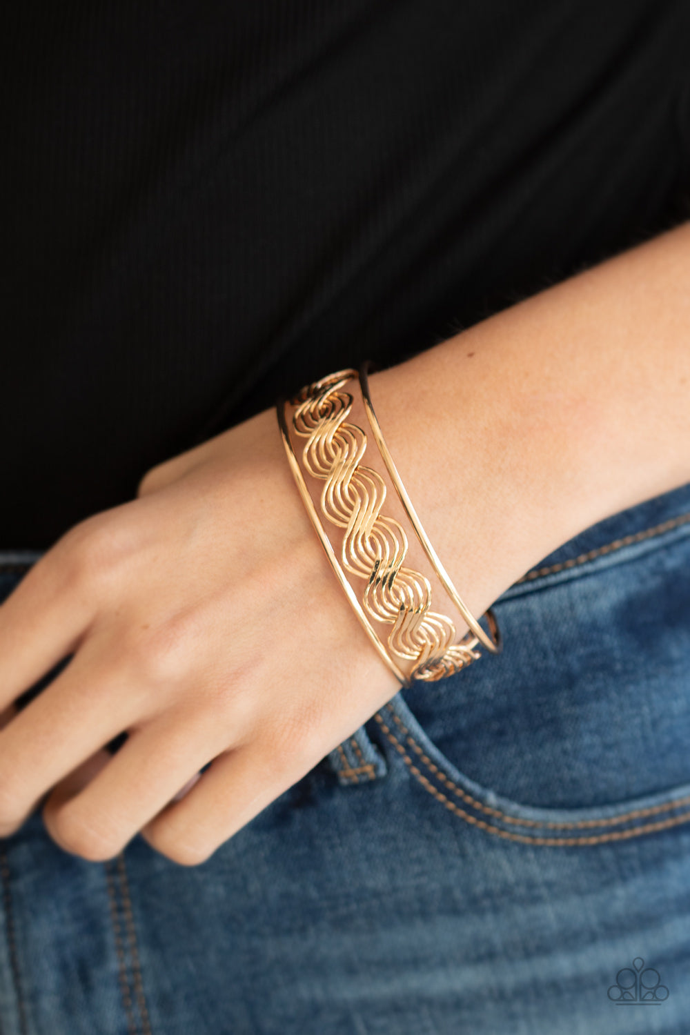 Paparazzi Accessories: WEAVE An Impression - Gold Bracelet