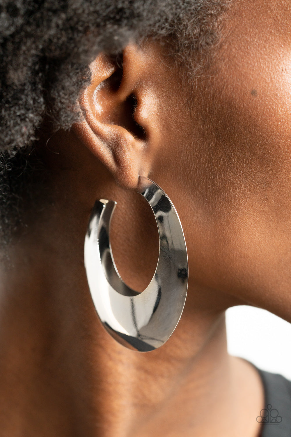 Paparazzi Accessories: Going OVAL-board - Silver Earring
