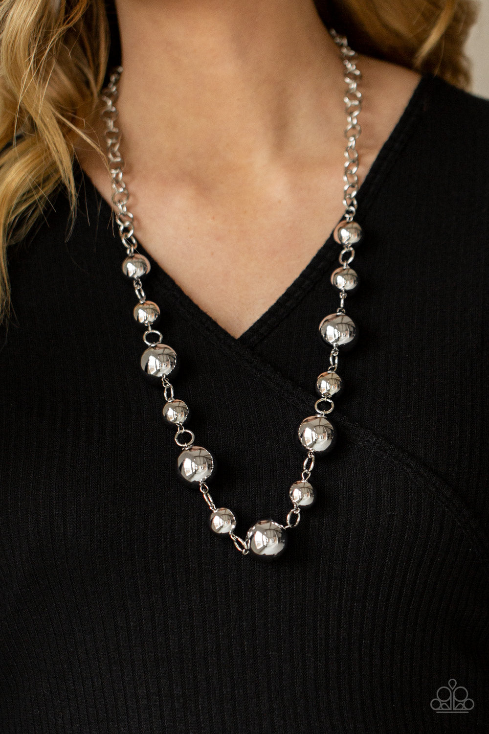 Paparazzi Accessories: Commanding Composure - Silver Necklace