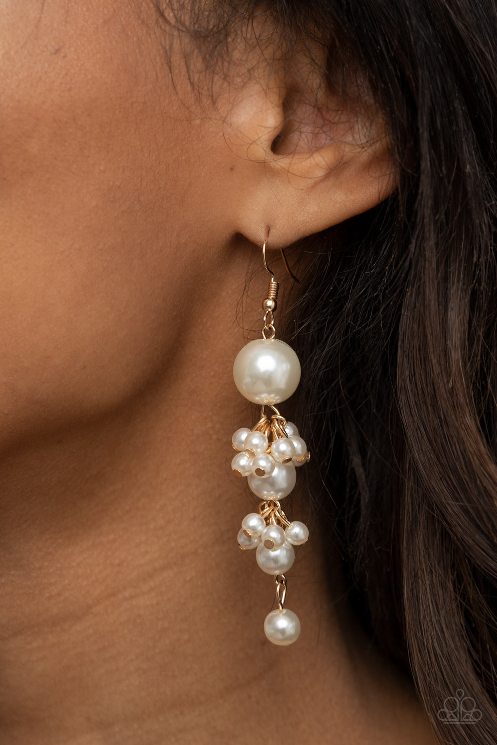 Paparazzi accessories: Ageless Applique - Gold Earring