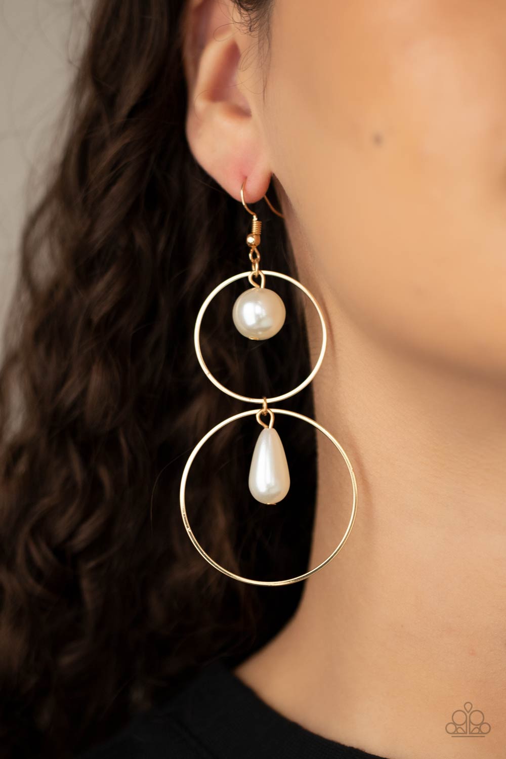 Paparazzi Accessories: Cultured in Couture - Gold Earring