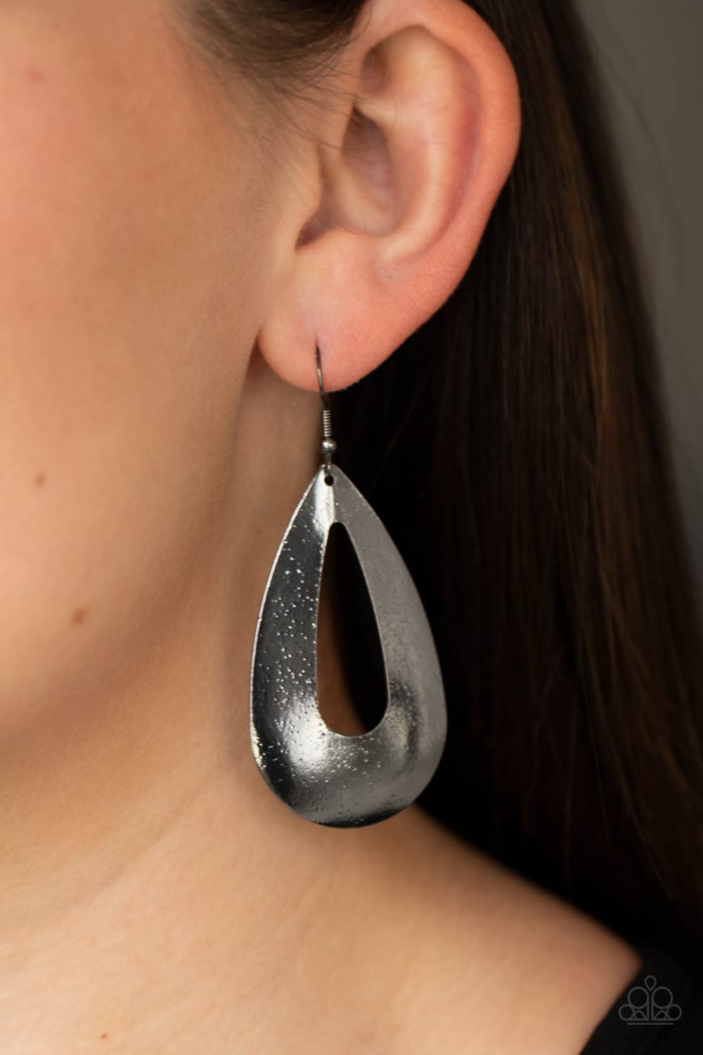 Paparazzi Accessories: Hand It OVAL! - Black Earring