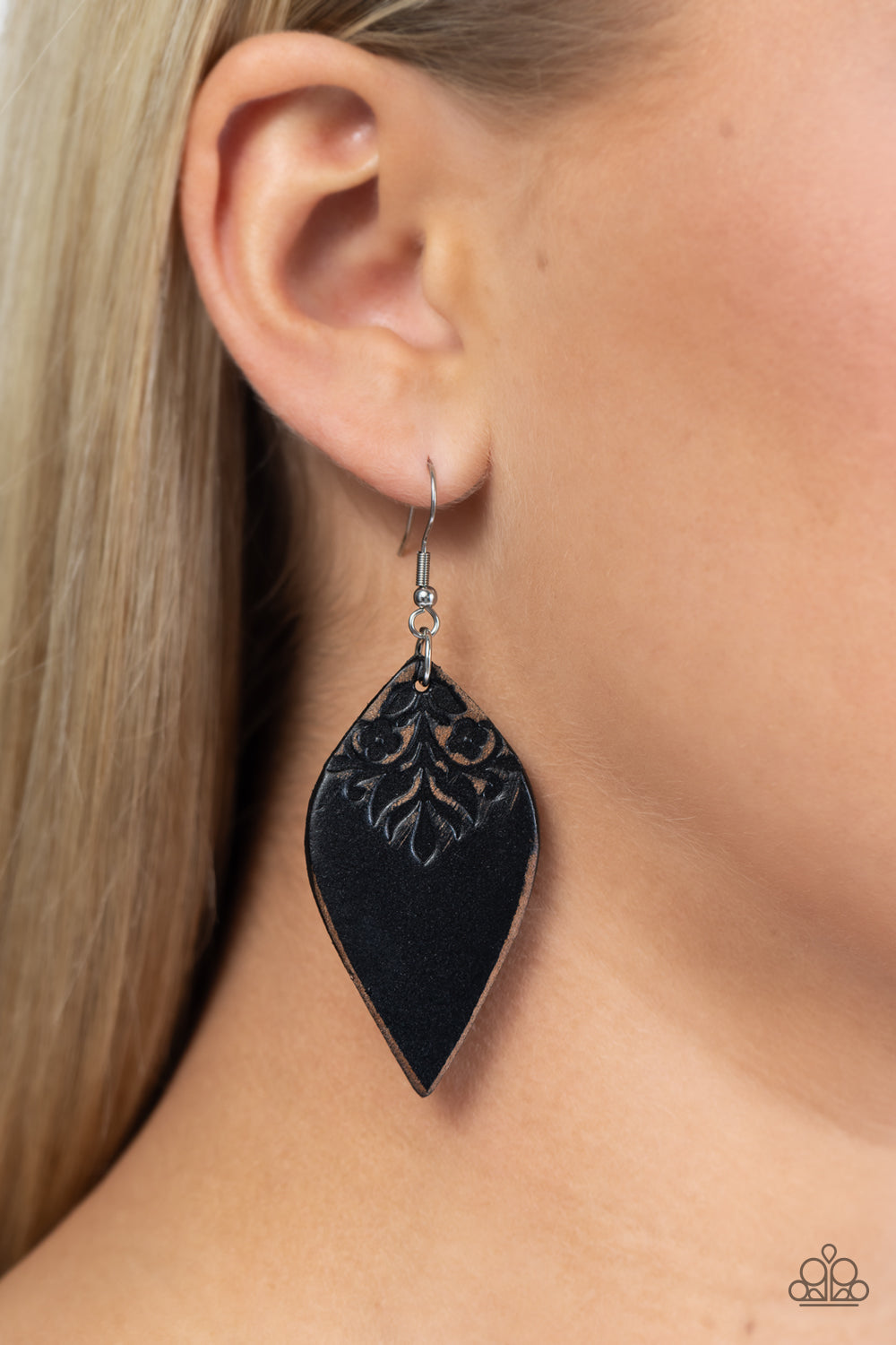 Paparazzi Accessories: Naturally Nostalgic - Black Earring