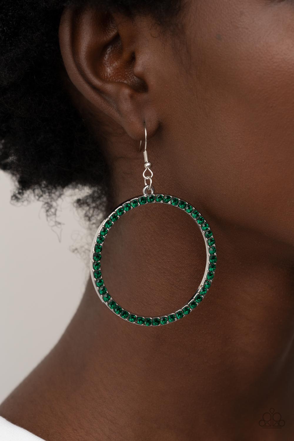 Paparazzi Accessories: Head-Turning Halo - Green Earring