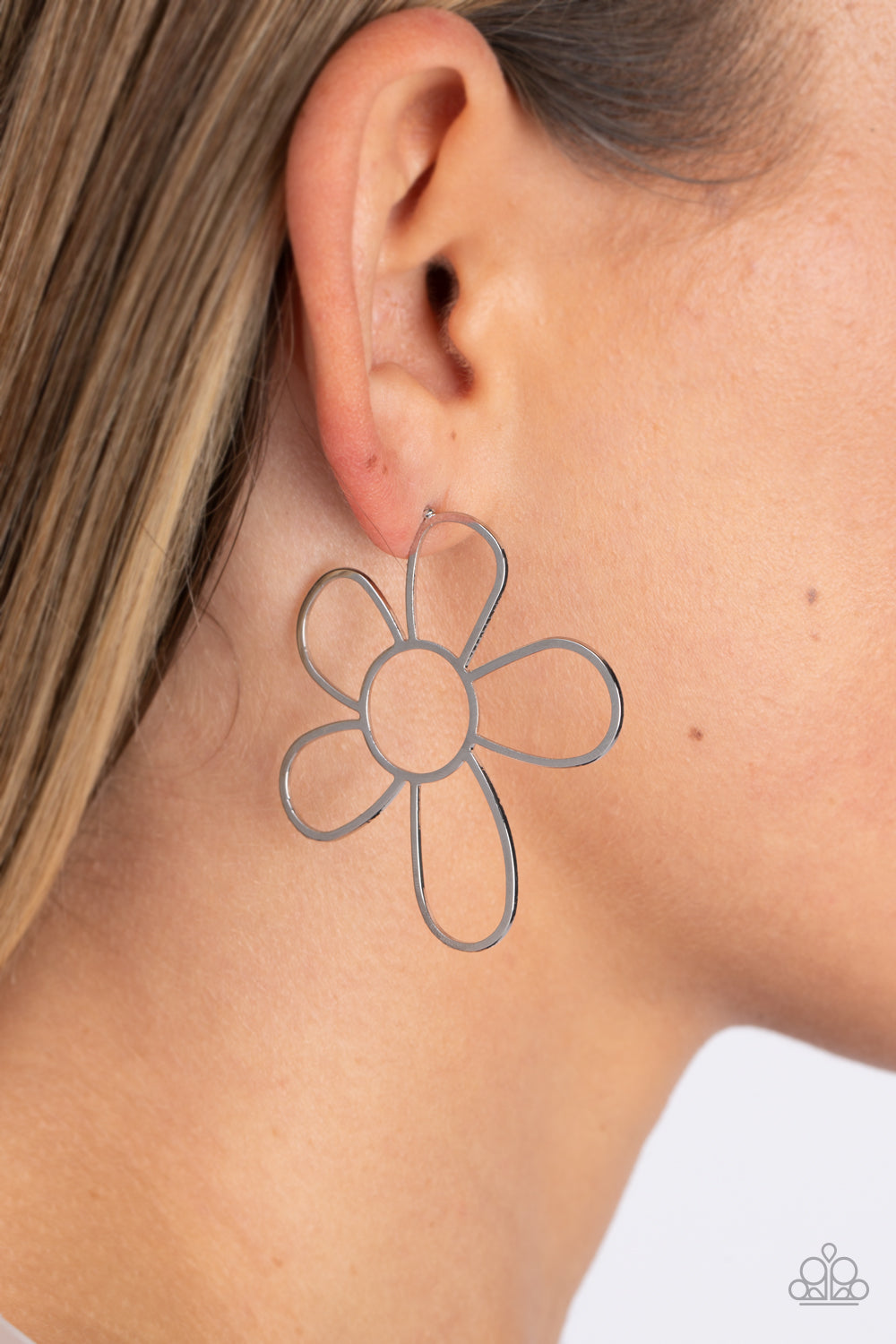 Paparazzi Accessories: Rustic Rarity - Silver Earring