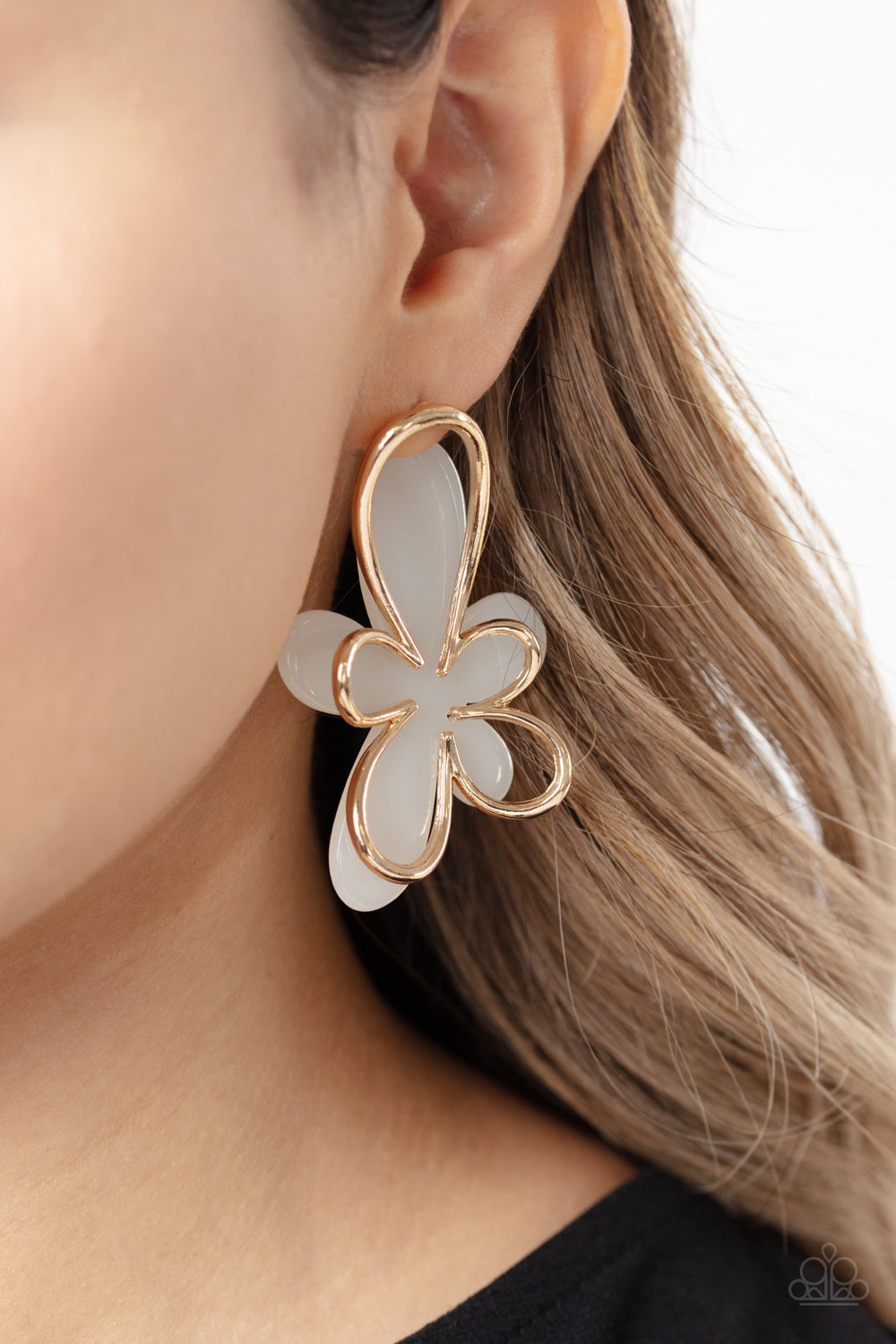 Paparazzi Accessories: Glimmering Gardens - Gold Earring