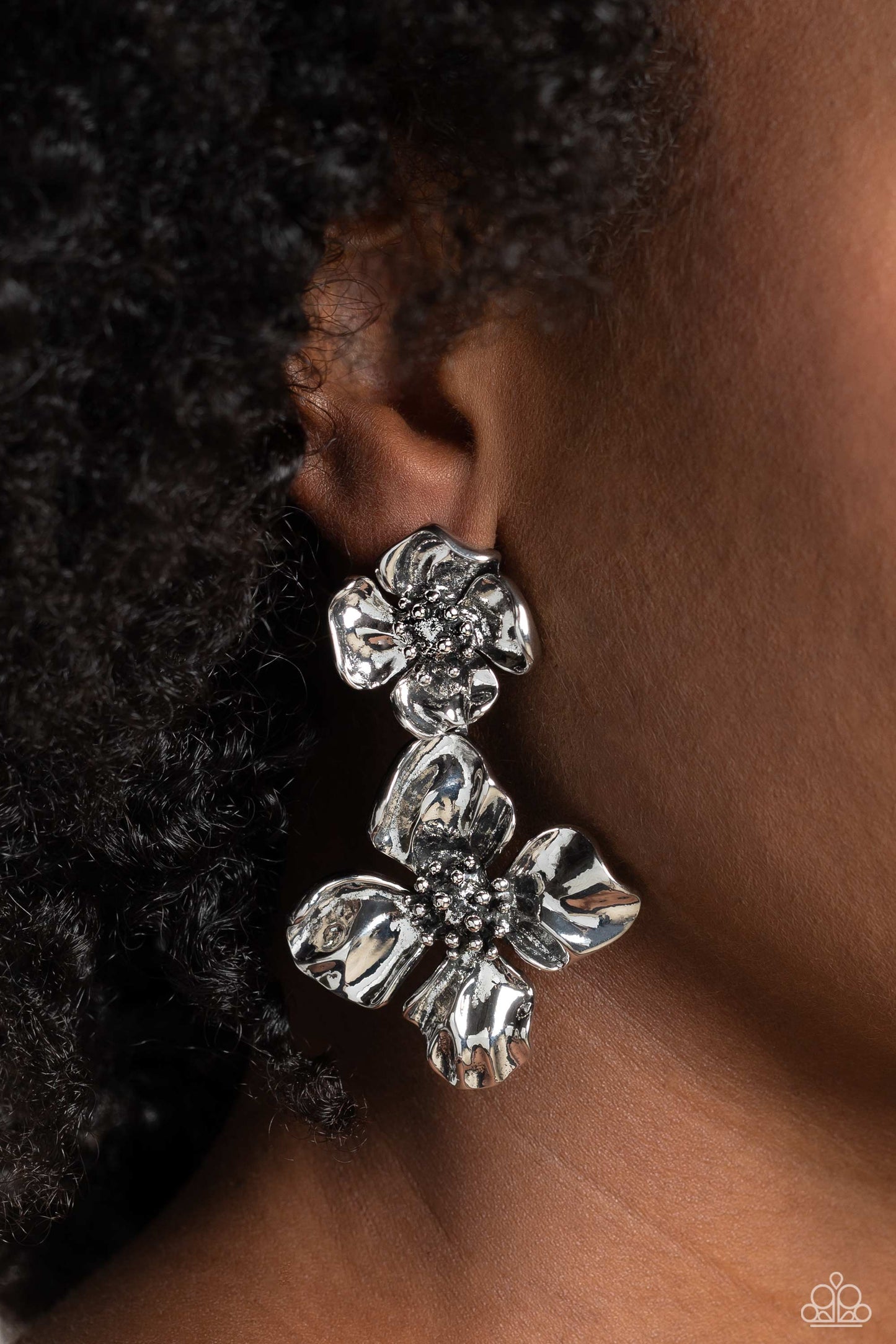 Paparazzi Accessories: Gilded Grace - Silver Earring