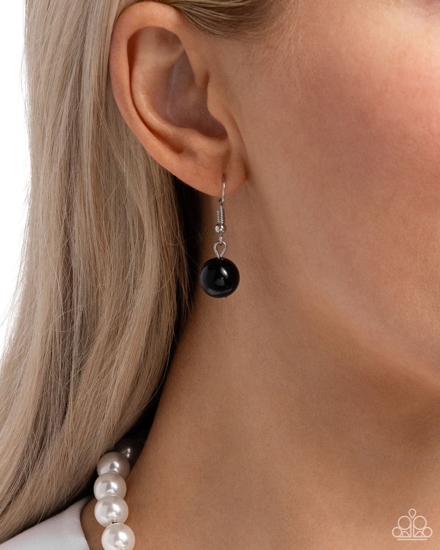 Paparazzi Accessories: 5th Avenue A-Lister - Black Necklace