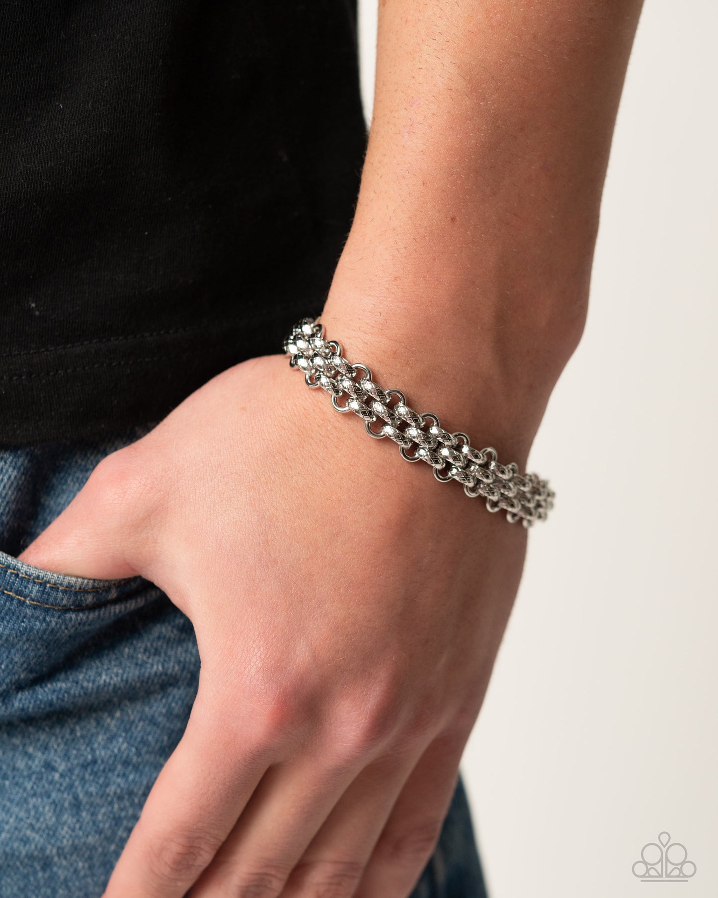 Paparazzi Accessories: Interlocked Independence - Silver Bracelet