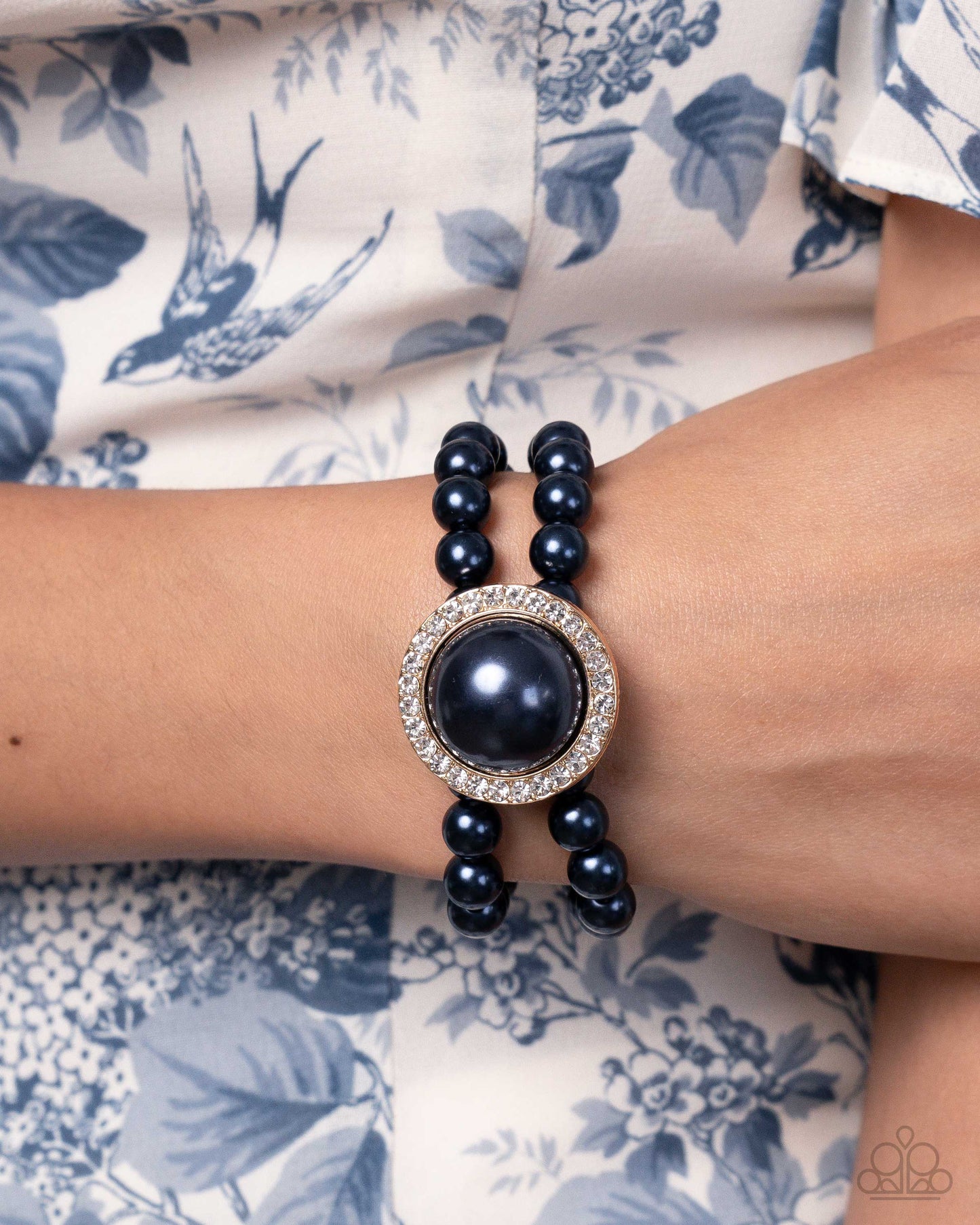 Paparazzi Accessories: Valuable Victor - Blue Bracelet