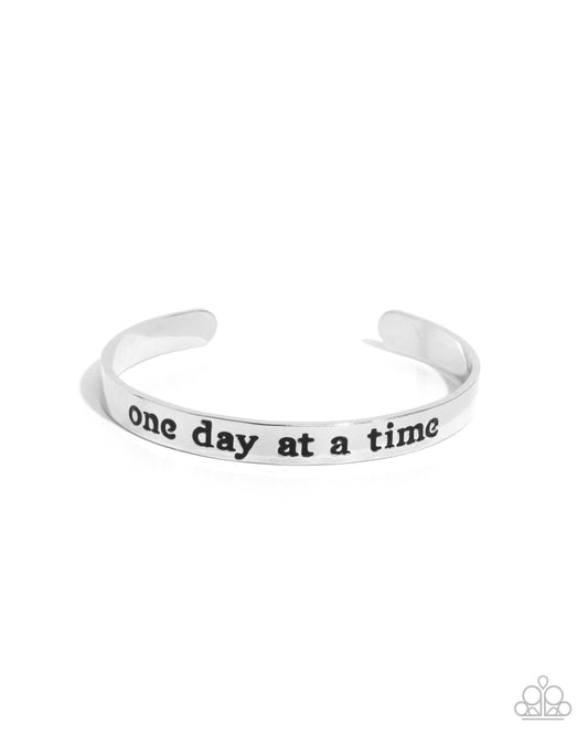 Paparazzi Accessories: Day By Day Delight - Silver Bracelet