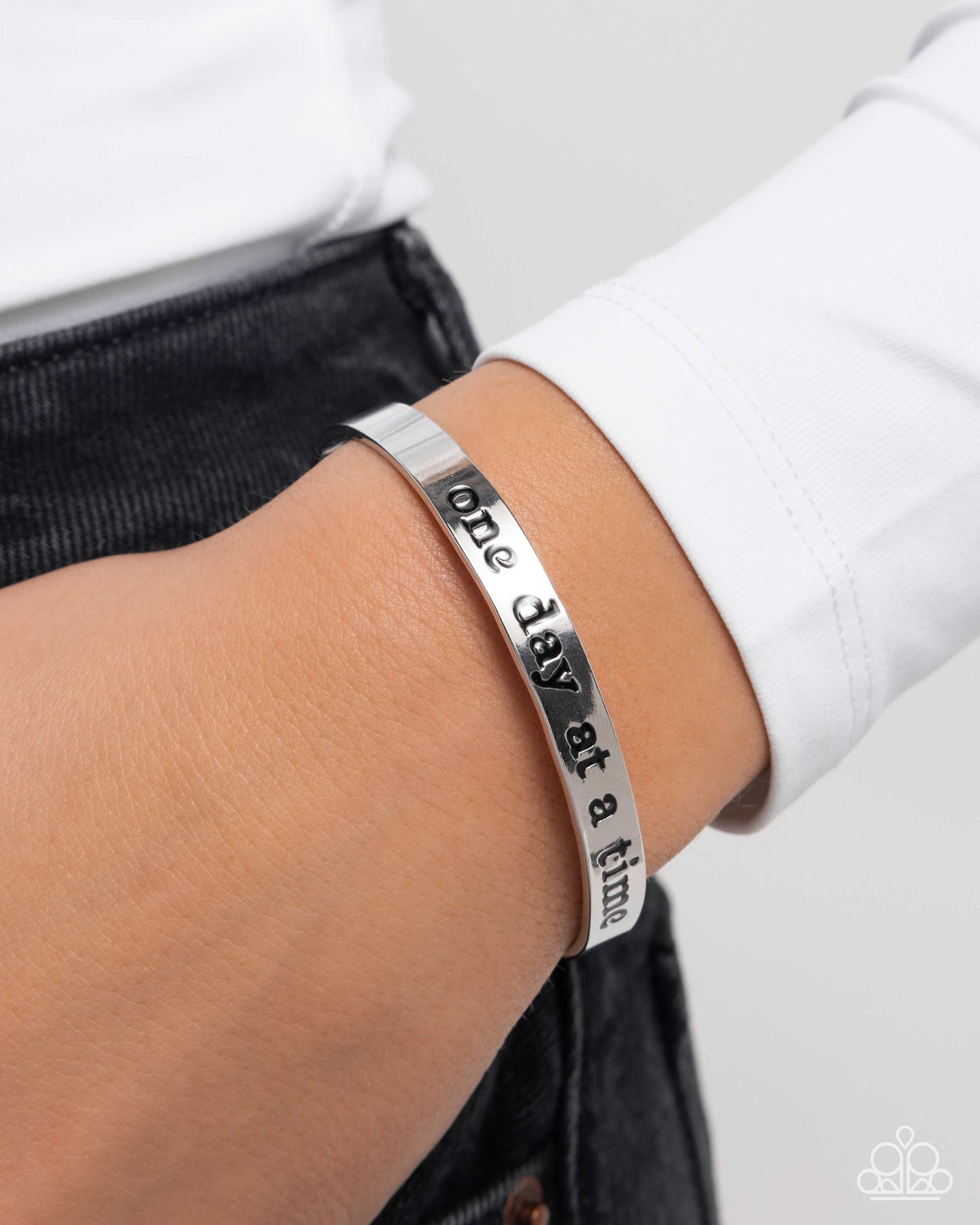 Paparazzi Accessories: Day By Day Delight - Silver Bracelet