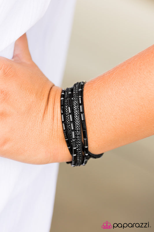 Welcome to the Fashion Show - Black