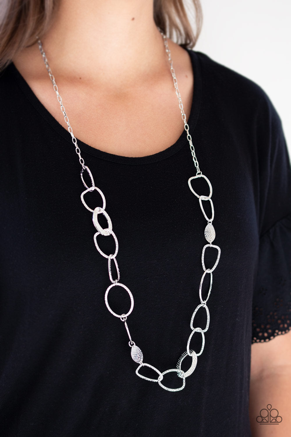 Paparazzi Accessories: Metro Nouveau - Silver Necklace