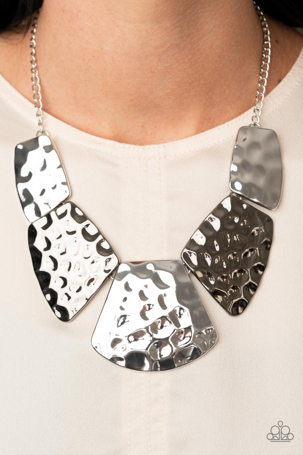 Paparazzi Accessories: HAUTE Plates - Silver Necklace