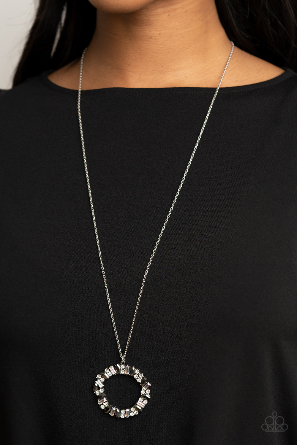 Paparazzi Accessories: Wreathed in Wealth - Silver Necklace