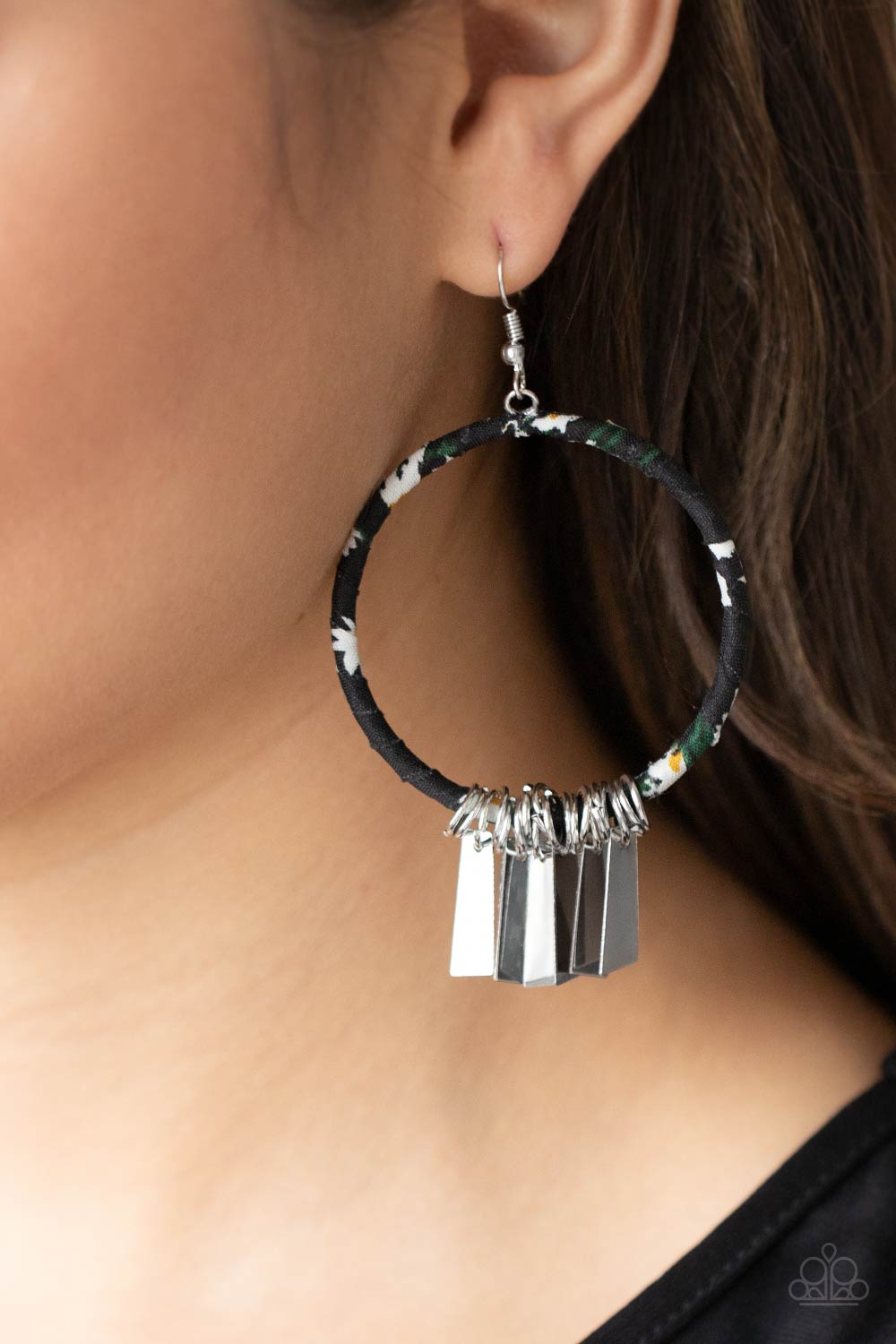 Paparazzi Accessories: Garden Chimes - Black Earring