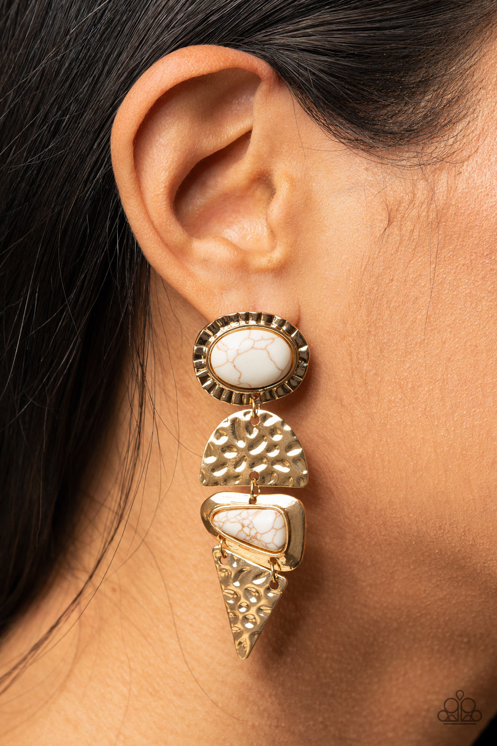 Paparazzi Accessories: Earthy Extravagance - Gold Earring