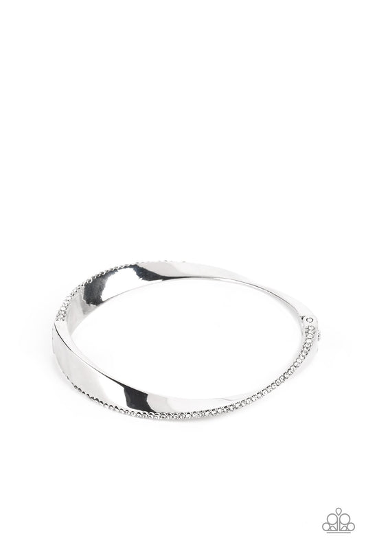 Paparazzi Accessories: Artistically Adorned - White Earring