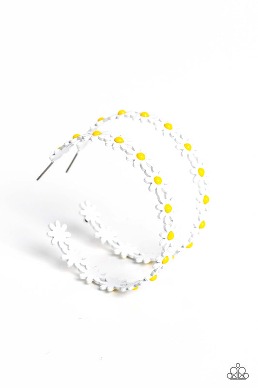 Paparazzi Accessories: Daisy Disposition - White Earring