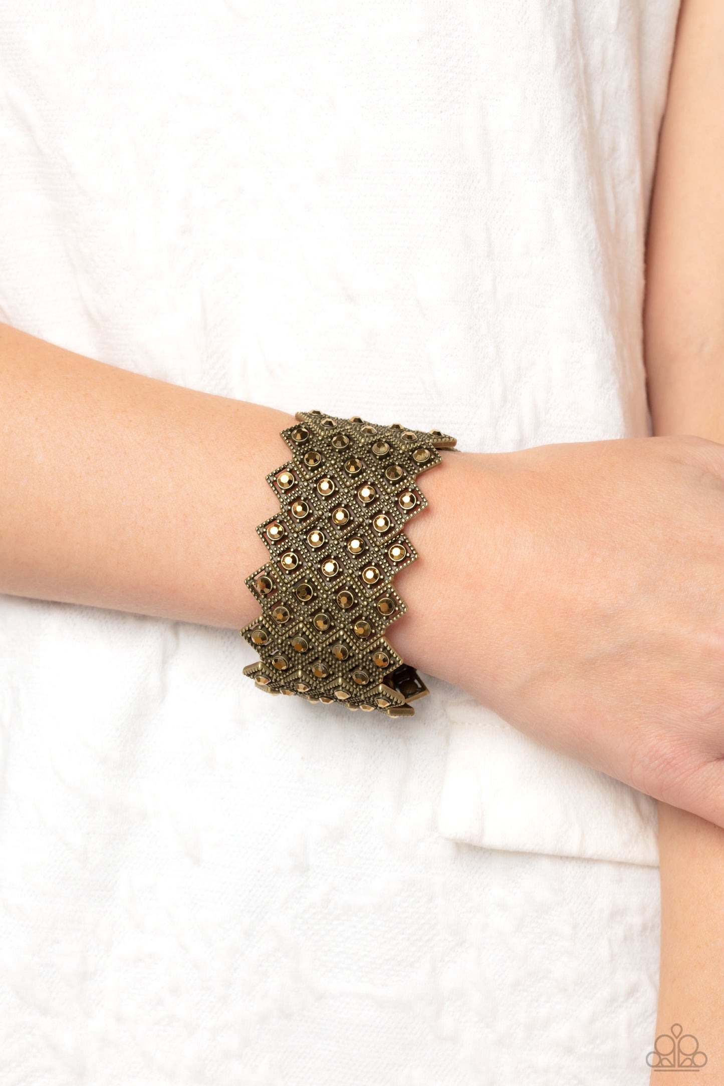 Paparazzi Accessories: DECO in the Rough - Brass Bracelet