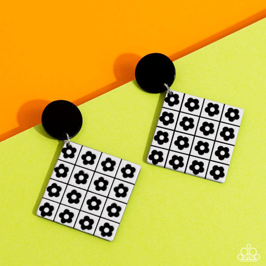 Paparazzi Accessories: Vintage Vaudeville Black Post Earring